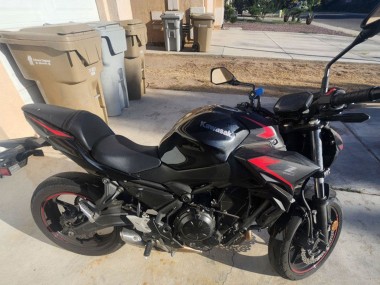 Carenados Moto Kawasaki Ninja Z650 2020-2023 - Negro Rojo Baratos