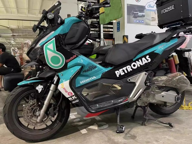 Carenados Moto Honda ADV150 2018-2021 - Azul Verde Rojo Negro Brillante Petronas Baratos
